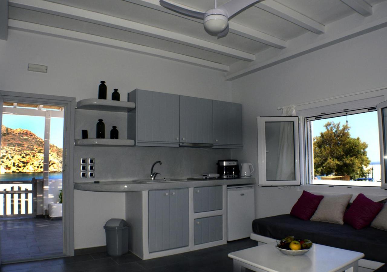 Seashell Mandrakia Sea View Villa ภายนอก รูปภาพ