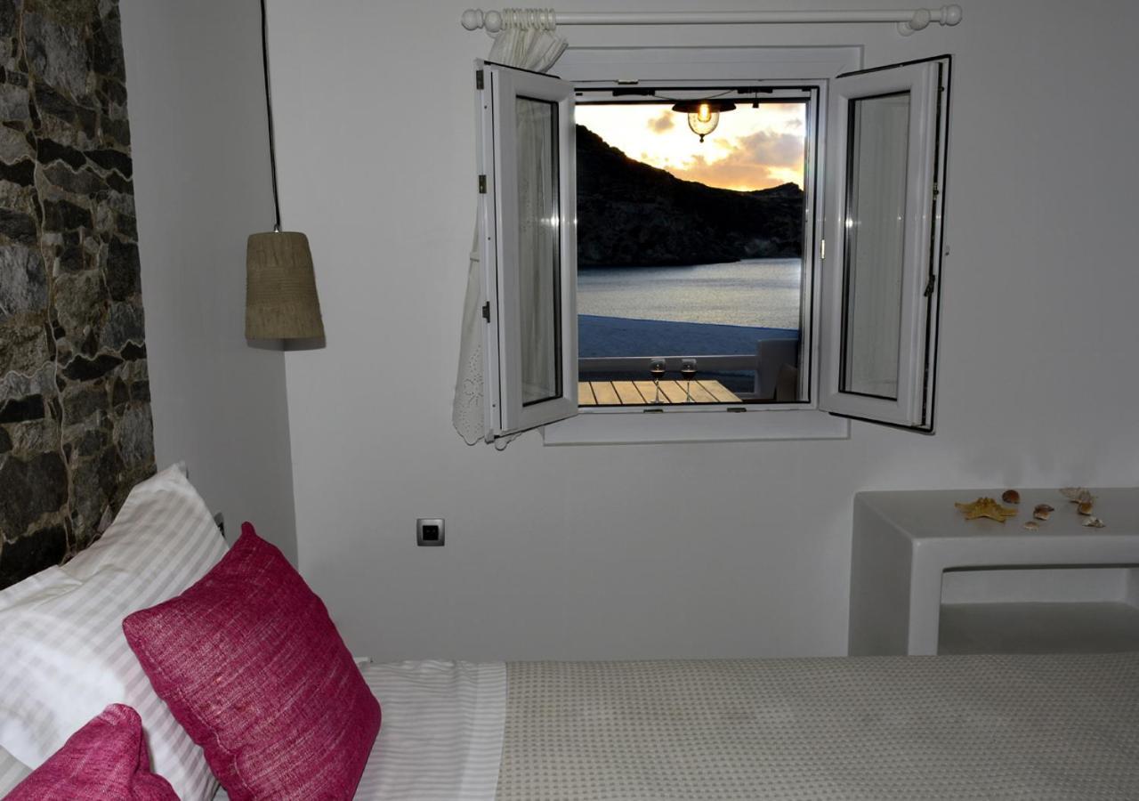 Seashell Mandrakia Sea View Villa ภายนอก รูปภาพ